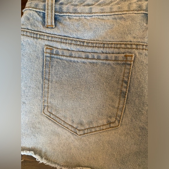 BRANDY MELVILLE low rise light was Jean shorts - Picture 6 of 7